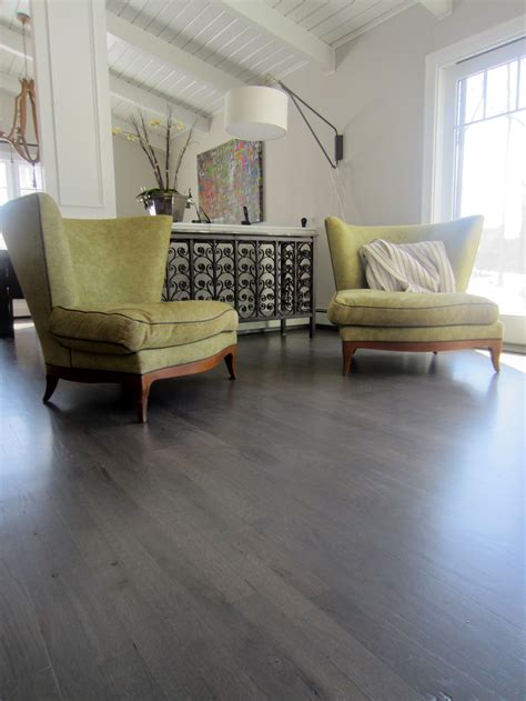 What Color Goes Good With Gray Floors