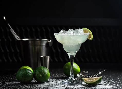 What Is A Top Shelf Margarita Explained Dinewithdrinks