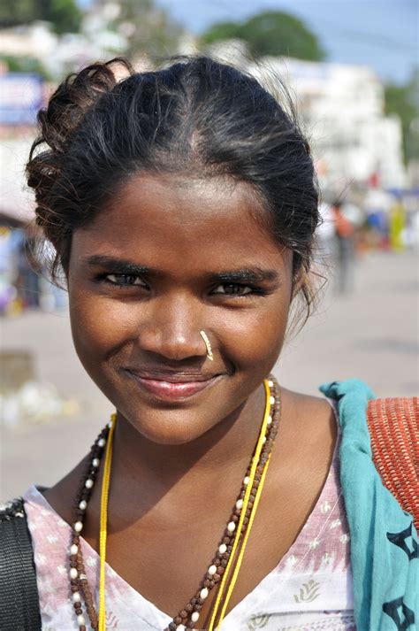 Haridwar Marchande De Cartes Postales Beautiful Girl Face Indian
