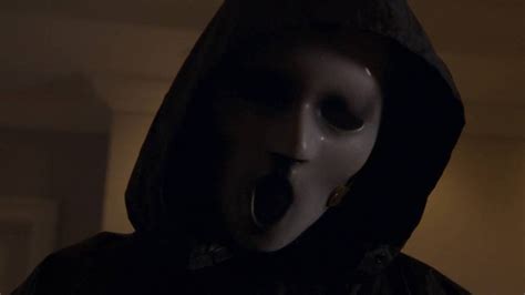 Scream The Tv Series Killer In Brandon James Mask Halloween Daily News