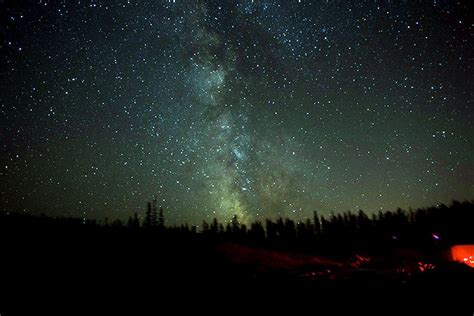 10 Awe Inspiring Stargazing Hot Spots In Canada Expediaca