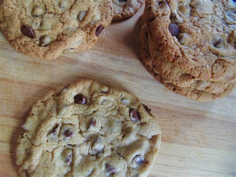 Instead, these chocolate chip cookies take on a chewy texture, and they softer instead of crunchy. Soft Chewy Chocolate Chip Cookies - Maverick Baking