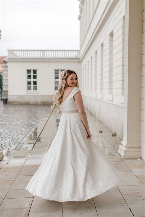 We did not find results for: Pin von elementar | Brautkleider, Hoch auf Hochzeitskleid ...
