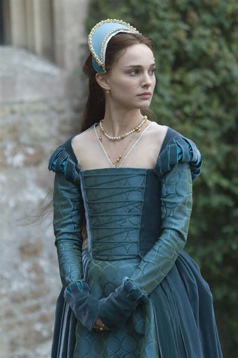 Tudor History Photo Natalie Portman As Anne Boleyn Tudor Costumes