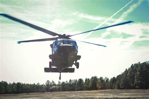 Uh 60 Black Hawk Helicopter Landing Military Machine