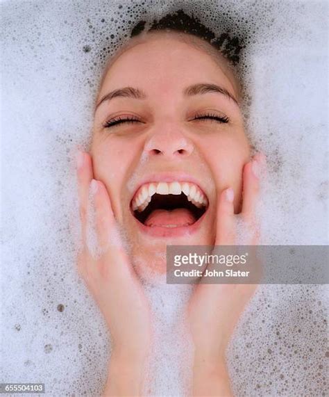 Woman Bath Tub Wet Hair Photos And Premium High Res Pictures Getty Images