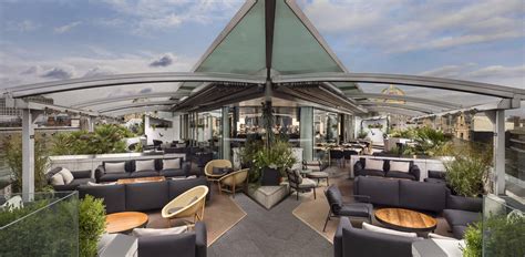 The top 10 hottest rooftop bars in the world that you should definitely visit during 2019. ME London - Radio Rooftop bar