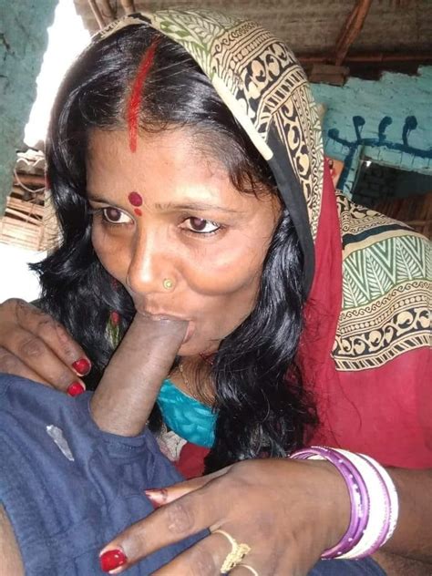 Desi Gaon Ki RAnd Land Chuste Hue Porn Pictures XXX Photos Sex Images