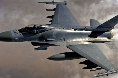 The plane has uhf and vhf radios plus an instrument landing system. F16 Wallpaper ·① WallpaperTag