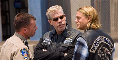 sons of anarchy 20 things that make no sense about jax and clay s relationship