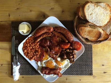 A buffet breakfast is where you decide when you are full. "The Heart Attack" Full English Breakfast : food