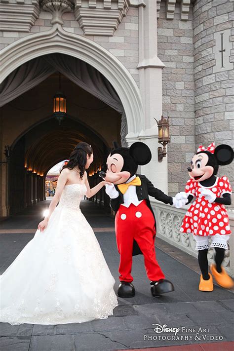 25 Ideas For A Mickey And Minnie Inspired Disney Themed Wedding