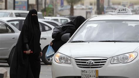 Saudi Police Arrest Women Drivers