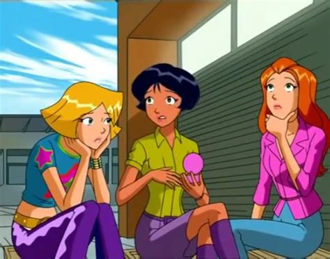 Pin By Beans On Cartoon Fashion Totally Spies Cartoon Styles