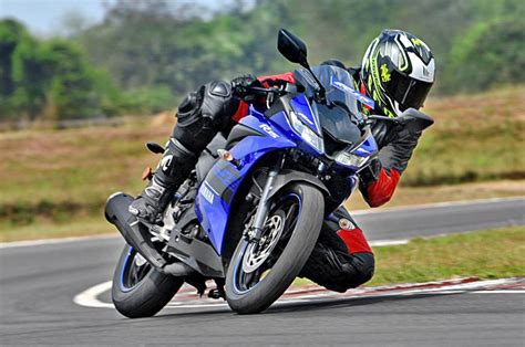 Please click here for detailed specifications. 2018 Yamaha YZF-R15 V3.0 Photos - R15 V3.0 Bike Image ...