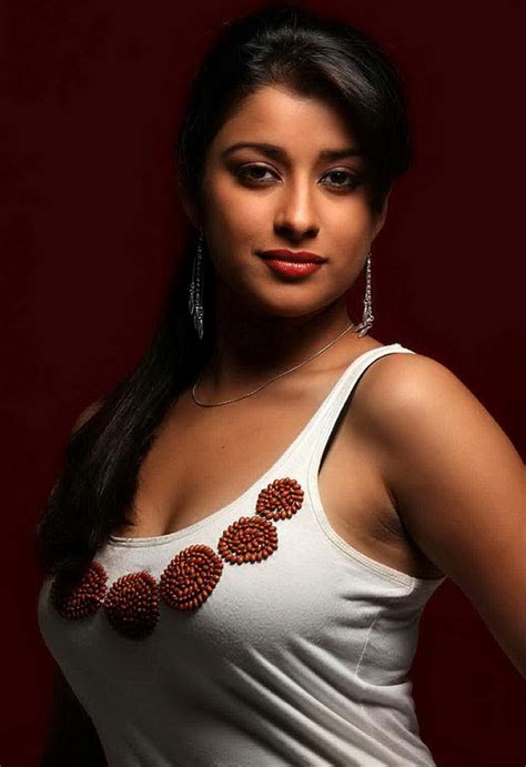 Indian Actress Madhurima In A Closeup Photoshoot