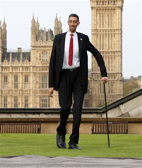 Worlds Tallest Man Naked