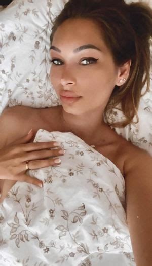 Can I Convince You To Come To Bed Early HD Porn Pics