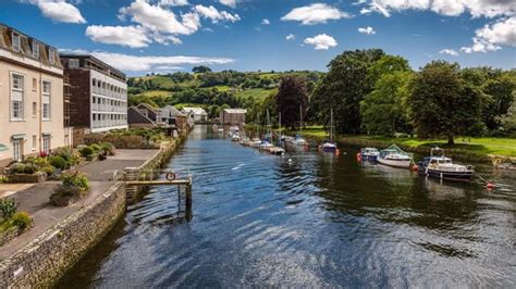 A Locals Guide To Totnes Things To Do Toad Hall Cottages