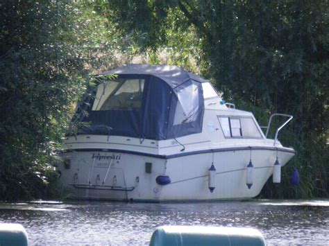 20 Ft Waverider River Cruiser Boat Diesel Inboard Economical Good