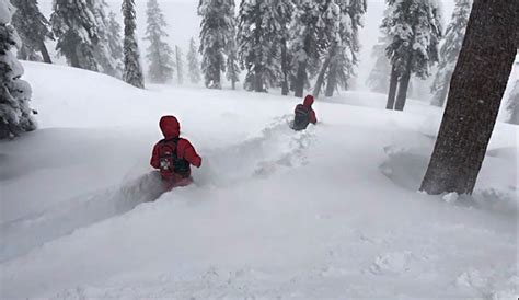 Lake Tahoe Breaks Record For Snowfall In December Closing Resorts And Roads The Inertia
