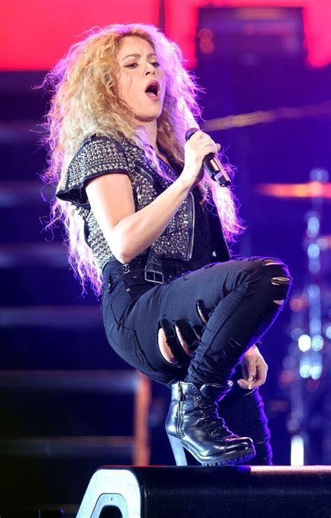 Shakira At The T Mobil Public Promo Concert In Bryant Park New York