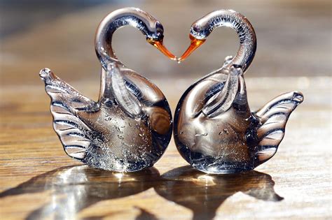 Find the best first wedding anniversary gifts ideas for your husband or wife today. Traditional Wedding Anniversary Gifts by Year
