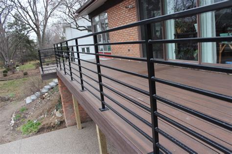 Horizontal Deck Railing In Bloomfield Hills Contemporary