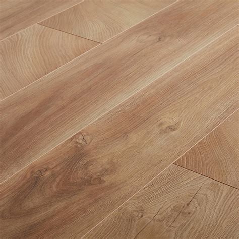 Goodhome Lydney Natural Wood Effect Laminate Flooring 1759m² Pack Of