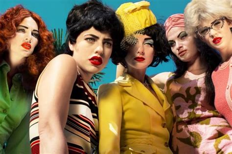 Beli produk baju retro berkualitas dengan harga murah dari berbagai pelapak di indonesia. Bedanya Gaya Vintage dan Retro, Sama-sama Jadul Tapi ...