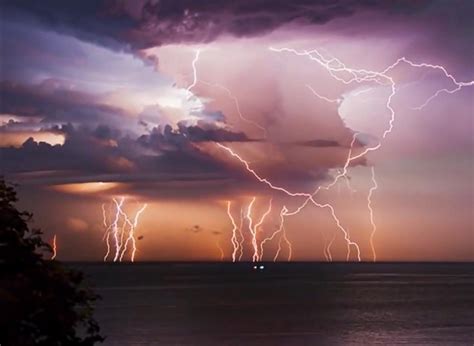 Study Confirms Lightning More Powerful Over Ocean Than Land