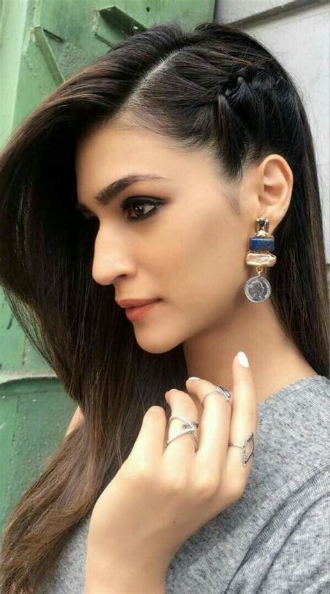 Maybe you would like to learn more about one of these? Pin by Surbhi Goswami on S in 2020 | Front hair styles ...