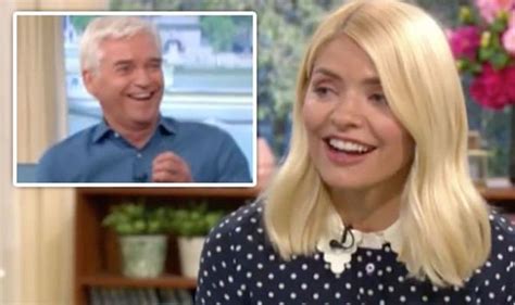 Holly Willoughby Interrupts This Morning Guest Over Microphone Error