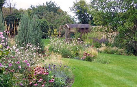 36 Stunning Country Cottage Gardens Ideas Decorelated