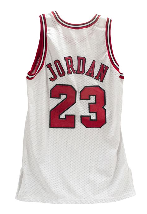 Lot Detail 1995 96 Michael Jordan Game Worn And Signed Chicago Bulls