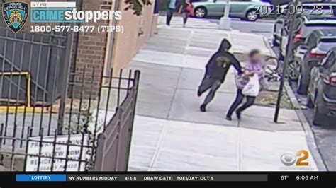 Attempted Purse Snatcher Drags Woman Into Street Youtube