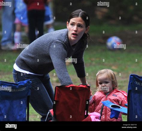 Jennifer Garner At Soccer Practice With Her Daughter Seraphina Los