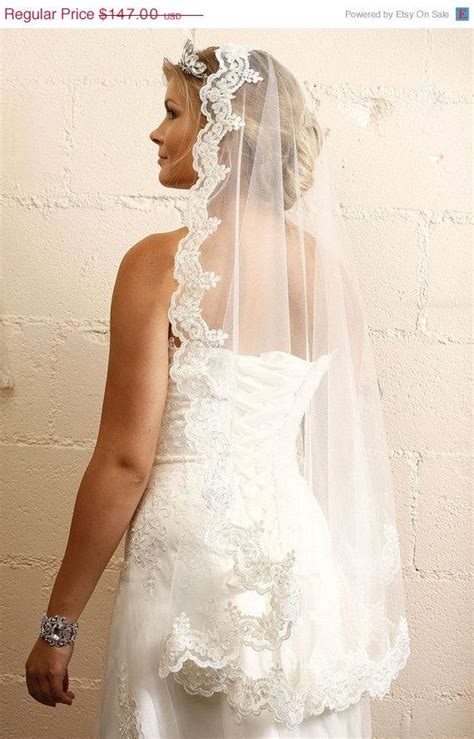 Elegant Bridal Veil Wedding Hair Accessory Lace Veil Vintage
