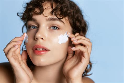 Ask A Dermatologist How To Relieve Dry Flaky Skin The Dose