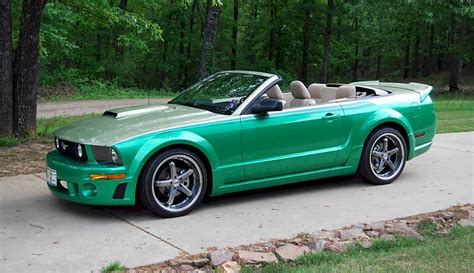 Green 2005 Ford Mustang Convertible Photo Detail