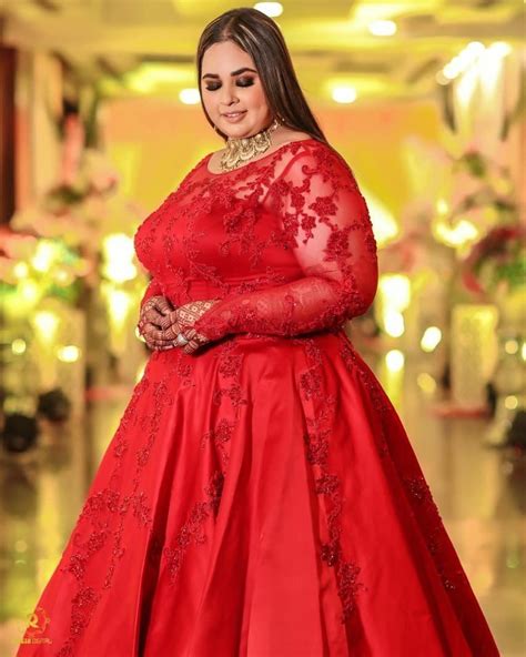 We Cant Stop Admiring This Plus Size Brides Inspirational Wedding Looks Shaadisaga Indian