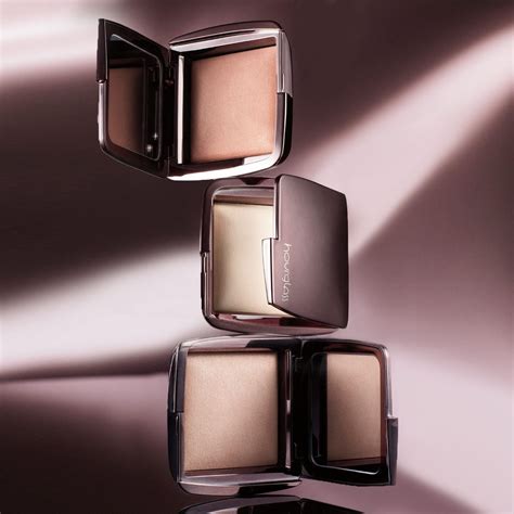 Sephora Hot Now Volume Hourglass Ambient Lighting Powder Puts You In Your Best Light You