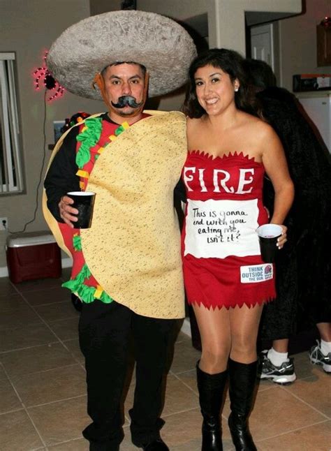 A Taco And It S Sauce Holloween Costume Halloween Costumes Couple Halloween Costumes