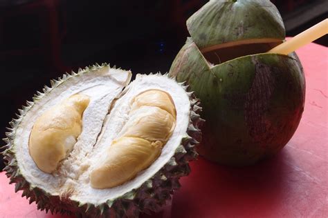This seasonal fruit would only available from they have really wide range of durians that you might be having dilemma in choosing which type to have. How To Pick The Perfect Durian And Make The Most Out Of ...