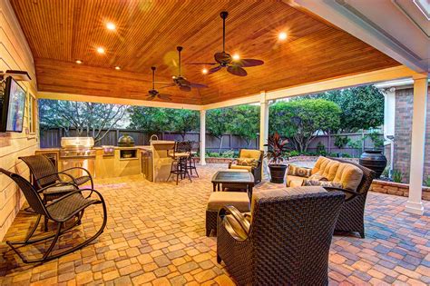 Awesome Covered Patio And Outdoor Kitchen