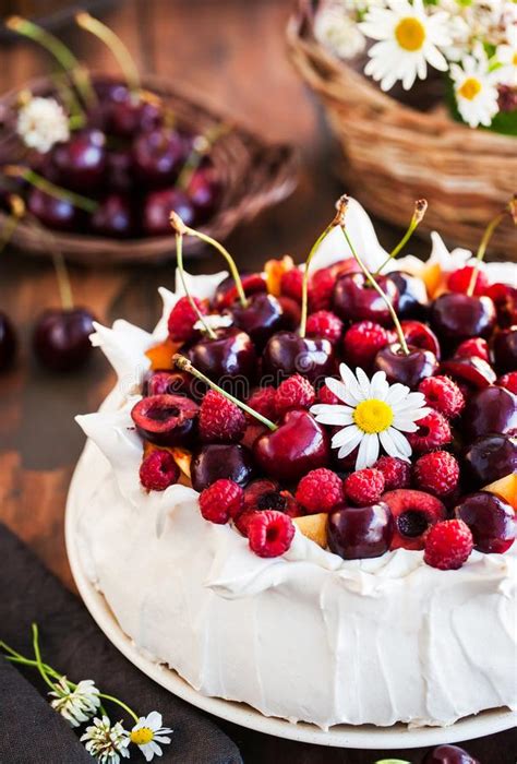 Just add queen flavours and colour to customise to your baking occasion! Delicious Pavlova Meringue Cake Decorated With Fresh ...