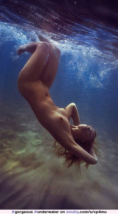 Gorgeous Underwater Swimming Skinnydipping Slim Slender Naturist Ocean Pose Inmotion