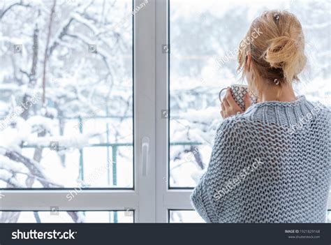 12854 Looking Out Window Snow Images Stock Photos And Vectors