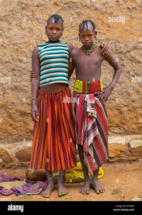 Las Chicas De La Tribu Hamer Dimeka Valle De Omo Etiopía Fotografía