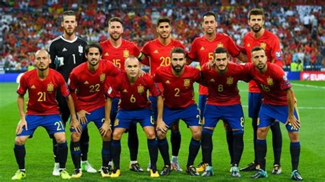 European football championship) หรือที่นิยมเรียกทั่วไปว่า ฟุตบอลยูโร เป็นการแข่งขันฟุตบอลรายการสำคัญที่สุดของทีมชาติใน. ทีมชาติสเปนกับบอลยูโร 2020 - ผลการเตะย้อนหลังทีมชาติ สเปน ...